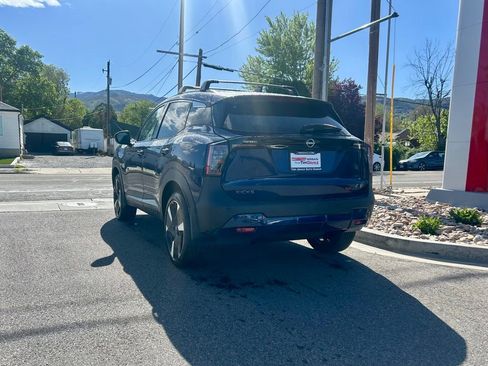 New 2026 Nissan Kicks SR AWD/4WD image 5