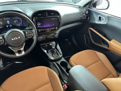 Used 2025 Kia Soul EX image 22