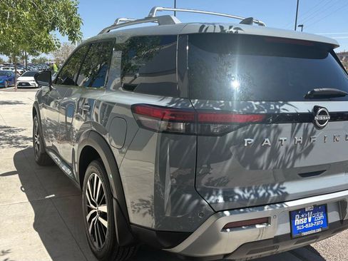 Used 2023 Nissan Pathfinder Platinum FWD image 12