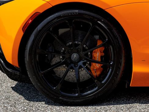 Used 2025 McLaren Artura Spider RWD image 13