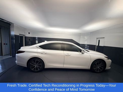Used 2023 Lexus ES 350 w/ Premium Package image 3