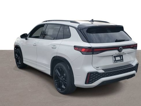 New 2026 Volkswagen Tiguan SE R-Line image 3