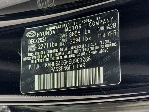 Used 2025 Hyundai Elantra SEL FWD image 32