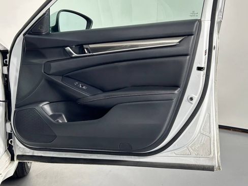 Used 2020 Honda Accord Sport image 9