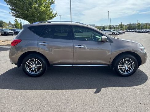 Used 2010 Nissan Murano LE w/ Navigation Pkg AWD/4WD image 2