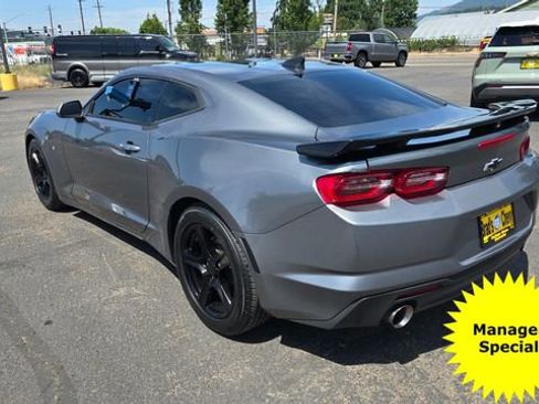 Used 2021 Chevrolet Camaro LT w/ Technology Package image 6