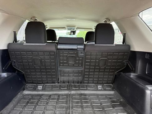 Used 2020 Toyota 4Runner SR5 AWD/4WD image 10