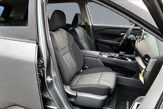 New 2026 Nissan Rogue SV FWD image 9
