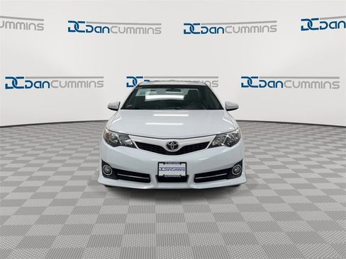 Used 2012 Toyota Camry SE image 3