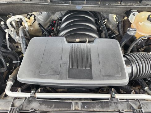 Used 2022 Chevrolet Tahoe 2WD w/ 1FL Safety Package image 31