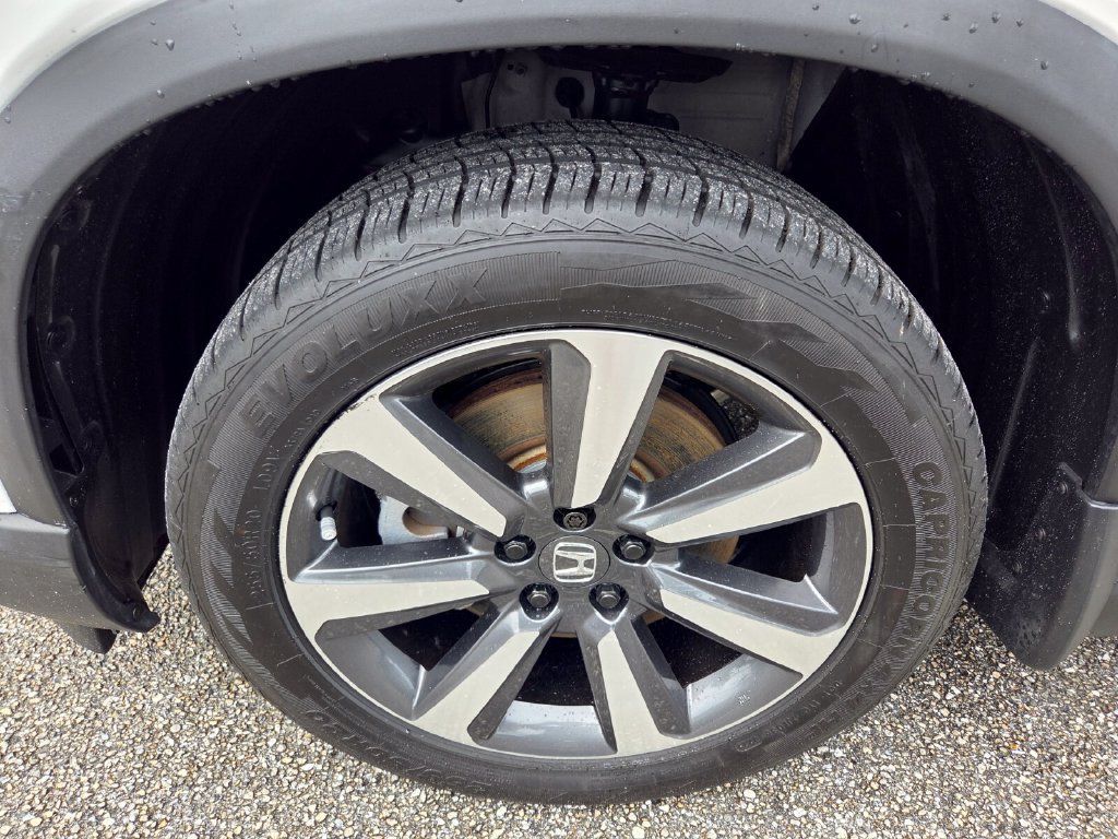 Certified 2024 Honda Pilot Touring image 21