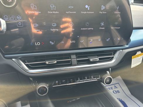 New 2026 Chevrolet Equinox EV LT image 18