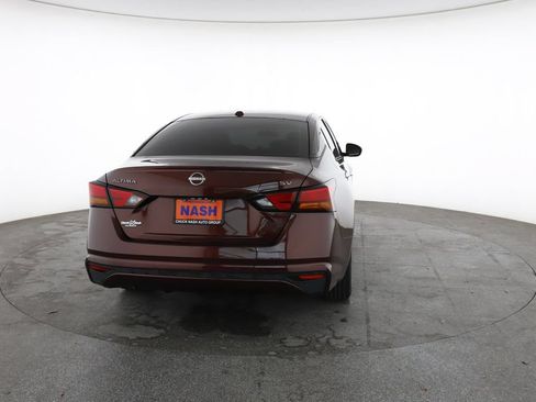 Used 2024 Nissan Altima 2.5 SV FWD image 11