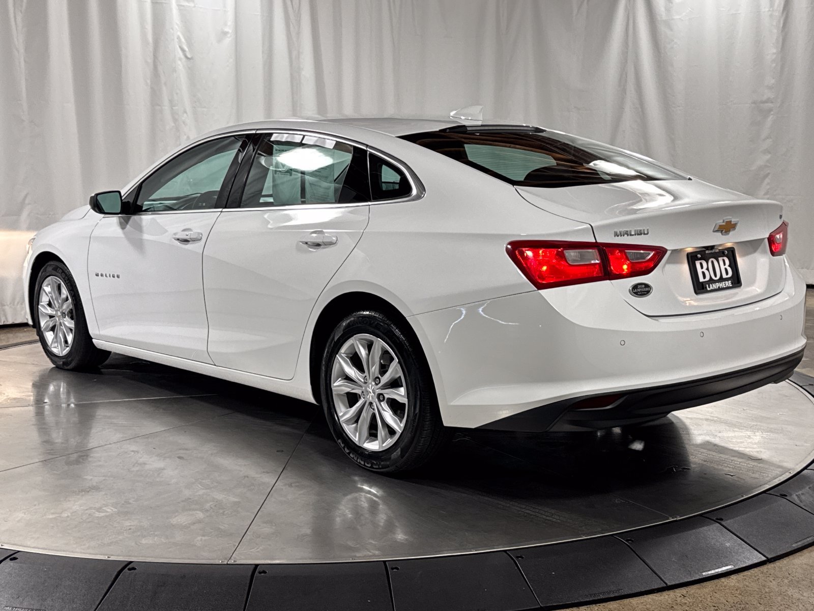 Used 2024 Chevrolet Malibu LT FWD image 9