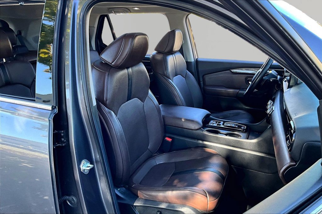 Used 2025 Honda Pilot Elite image 23