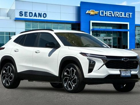 New 2026 Chevrolet Trax RS w/ Driver Confidence Package FWD image 2