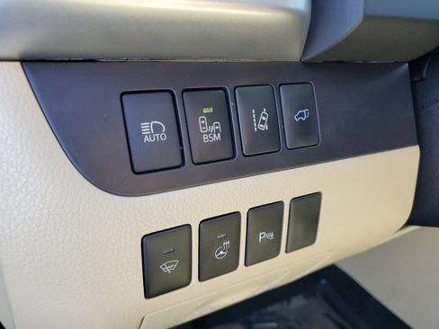 Used 2016 Toyota Highlander Limited Platinum image 23