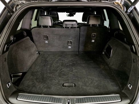Used 2022 Jeep Grand Cherokee Overland w/ Luxury Tech Group IV AWD/4WD image 15