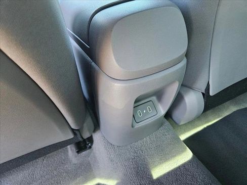 Certified 2024 Hyundai Elantra SEL image 16