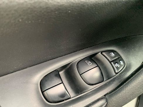 Used 2016 Nissan Rogue SV w/ SV Premium Package FWD image 21
