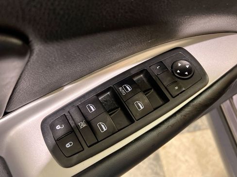 Used 2019 Dodge Journey SE w/ Blacktop Package image 27