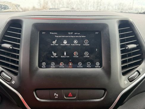 Used 2019 Jeep Cherokee Latitude Plus image 3