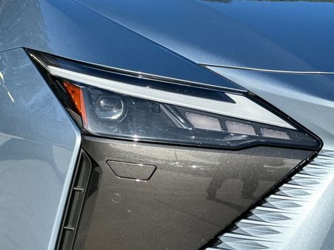 Used 2023 Lexus RZ 450e Premium image 11