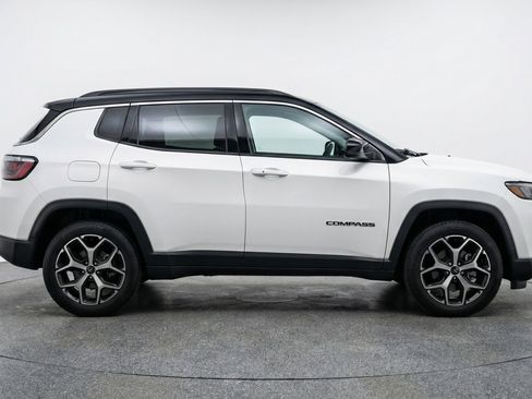 Used 2025 Jeep Compass Limited AWD/4WD image 11