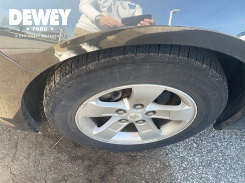 Used 2014 Chevrolet Malibu LT image 2