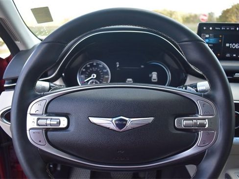 Used 2022 Genesis GV70 2.5T w/ Advanced Package image 34