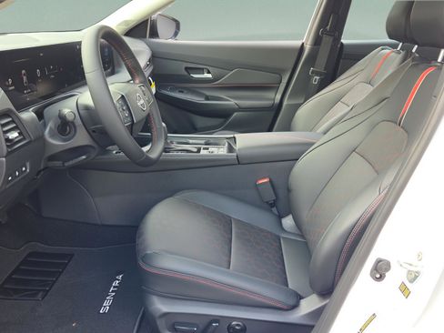 New 2026 Nissan Sentra SR w/ SR Premium Package FWD image 9