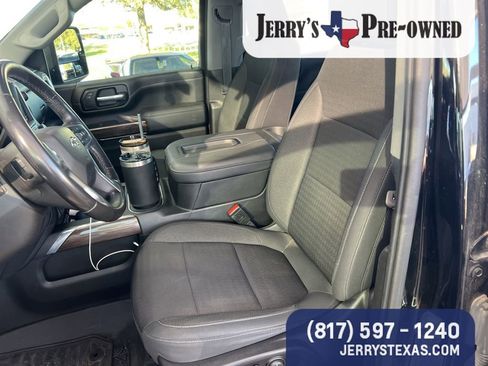 Used 2021 Chevrolet Silverado 2500 LT w/ Midnight Edition image 9