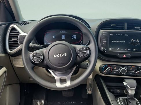 Used 2025 Kia Soul LX FWD image 12