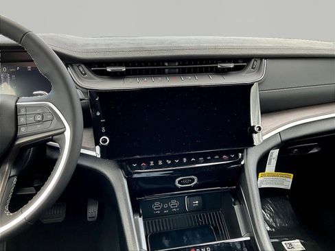 New 2026 Jeep Grand Cherokee Altitude AWD/4WD image 11