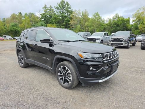 Used 2024 Jeep Compass Limited AWD/4WD image 3