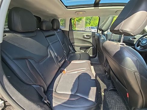 Used 2018 Jeep Compass Trailhawk w/ Leather Interior Group AWD/4WD image 20