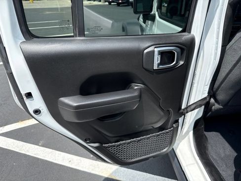 Used 2024 Jeep Wrangler Unlimited AWD/4WD image 14
