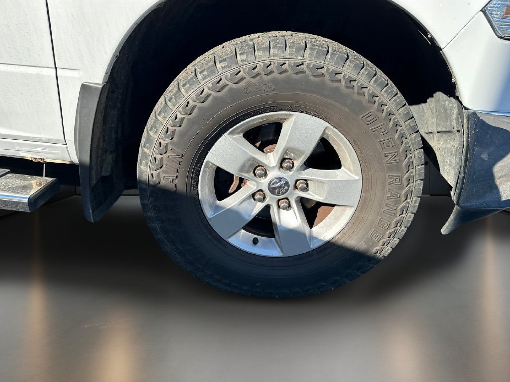 Used 2020 RAM 1500 Classic SLT AWD/4WD image 12
