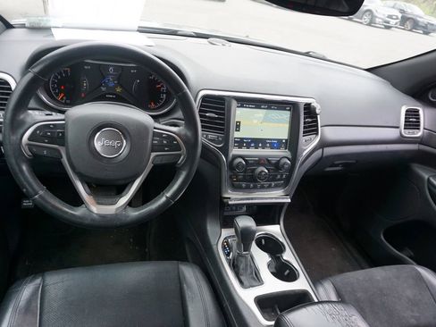 Used 2018 Jeep Grand Cherokee Altitude image 5