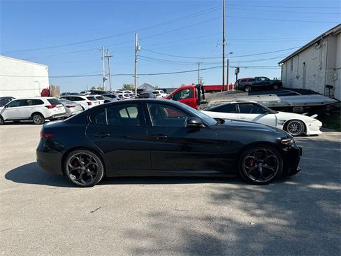 Used 2017 Alfa Romeo Giulia Ti w/ TI 19" Sport Package image 30