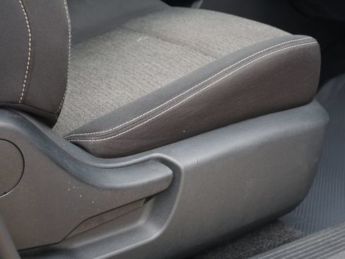 Used 2023 Nissan Rogue SV FWD image 29