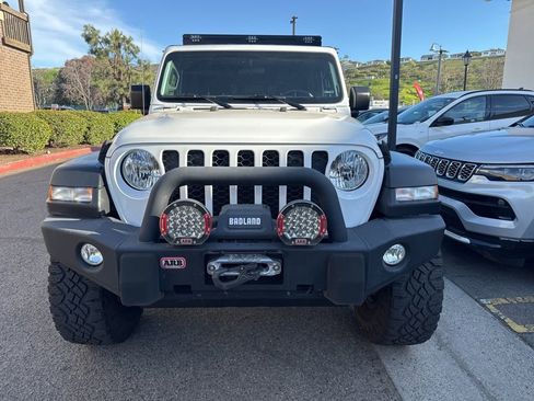 Certified 2022 Jeep Gladiator Sport image 5