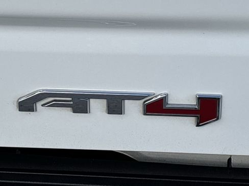 Used 2024 GMC Sierra 1500 AT4 w/ Technology Package image 9