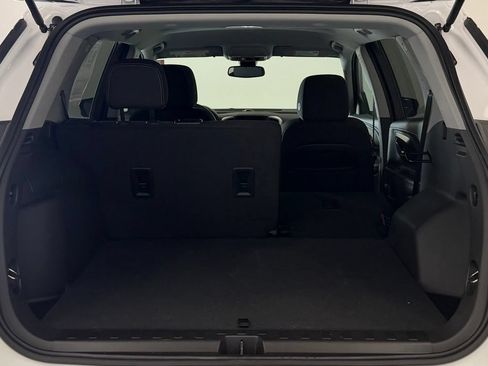 Used 2024 GMC Terrain SLE w/ Driver Convenience Package FWD image 24