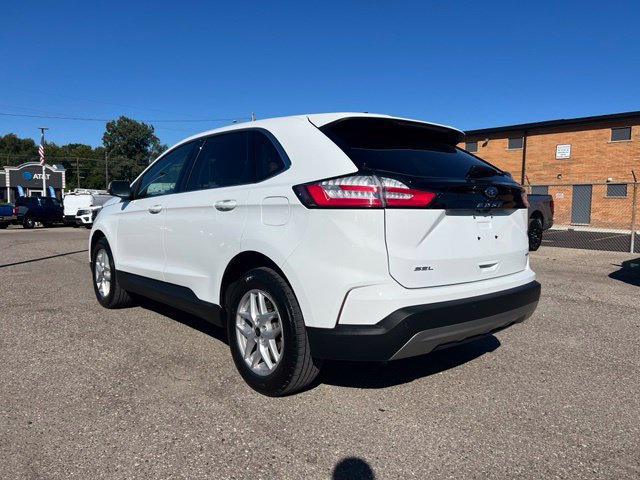 Certified 2024 Ford Edge SEL w/ Convenience Package AWD/4WD image 4