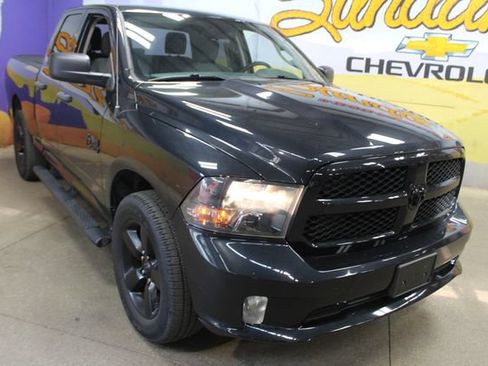 Used 2018 RAM 1500 Express w/ Express Value Package AWD/4WD image 2
