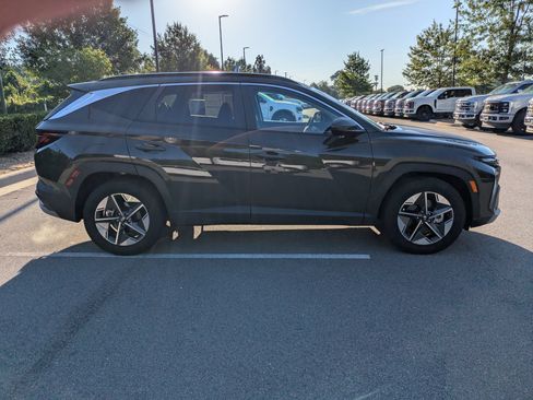 Used 2025 Hyundai Tucson SEL FWD image 3