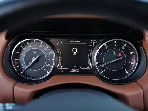 Used 2022 Maserati Levante GT image 25