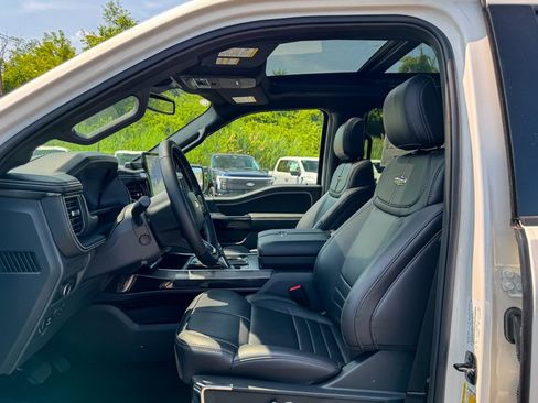 New 2025 Ford F150 Lightning Platinum w/ Dark Elements Package AWD/4WD image 29