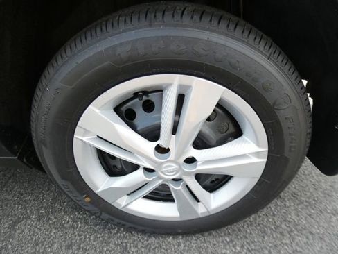 New 2025 Nissan Kicks Play S image 9